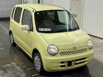 DAIHATSU MOVE LATTE