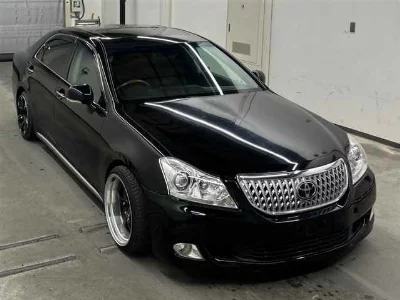 TOYOTA CROWN MAJESTA