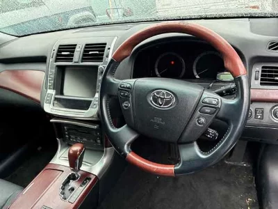 TOYOTA CROWN MAJESTA