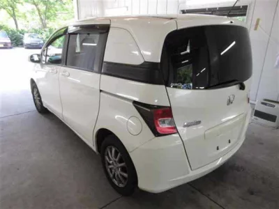 Honda Freed Spike