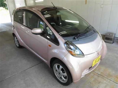 Mitsubishi i