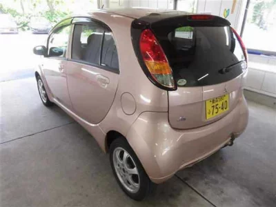 Mitsubishi i