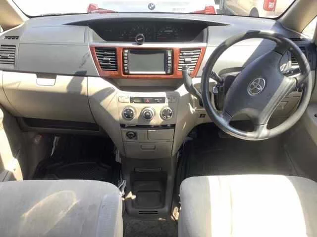 Toyota Noah  с аукциона в Японии