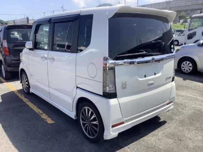 HONDA N BOX CUSTOM