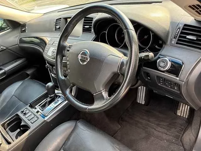 Nissan Fuga  с аукциона в Японии