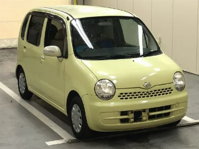 DAIHATSU MOVE LATTE