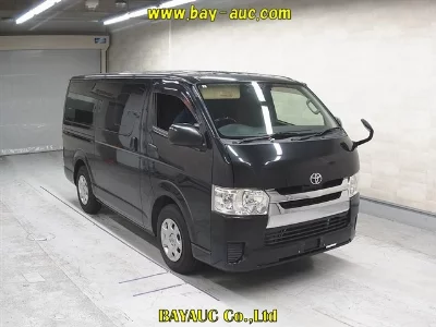 TOYOTA REGIUS VAN