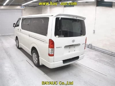 TOYOTA HIACE VAN