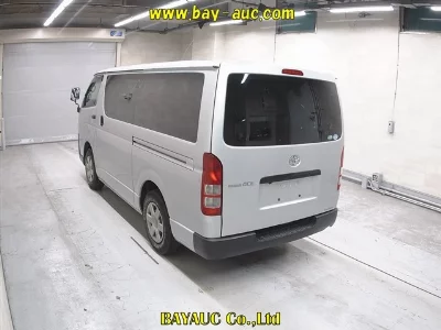 TOYOTA REGIUS VAN