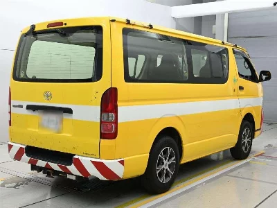 TOYOTA REGIUS VAN