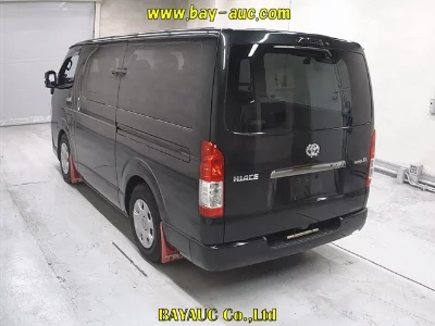 TOYOTA HIACE VAN