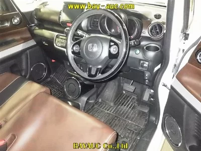 HONDA N-BOX SLASH