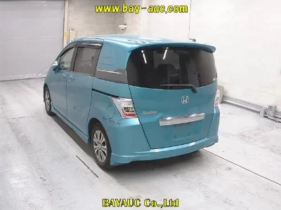 HONDA FREED SPIKE
