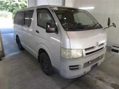 TOYOTA HIACE