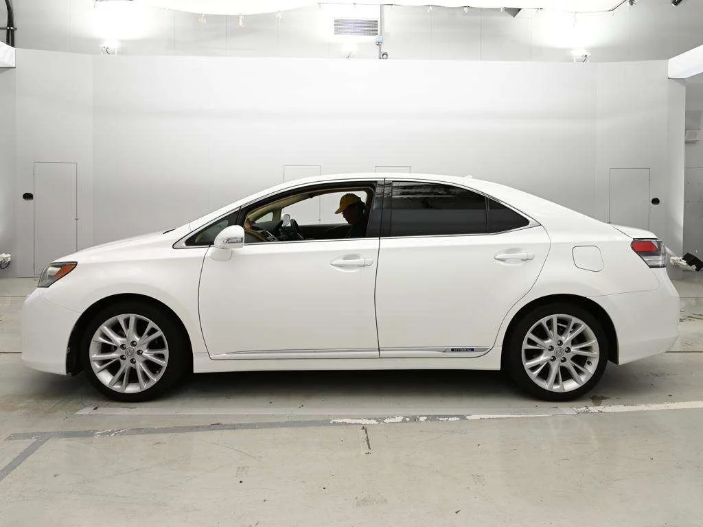 Lexus HS250h  с аукциона в Японии