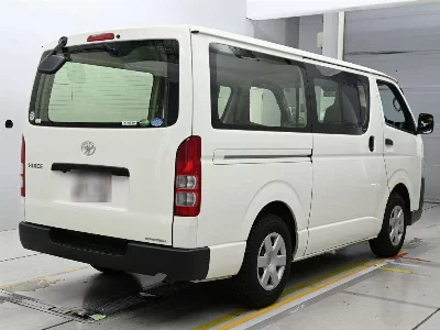TOYOTA HIACE VAN