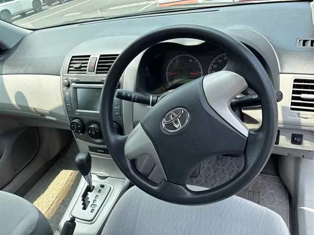 Toyota Corolla Axio  с аукциона в Японии