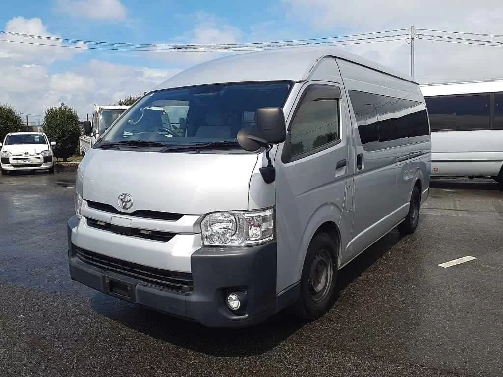 Toyota HiAce  с аукциона в Японии