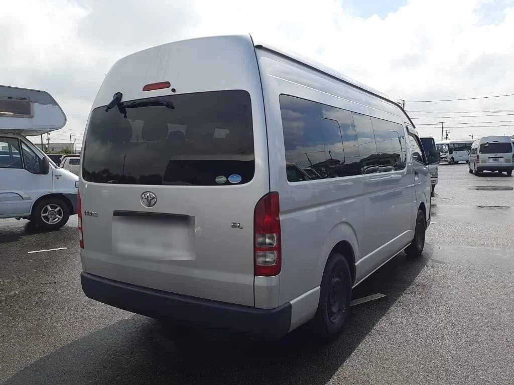 Toyota HiAce  с аукциона в Японии