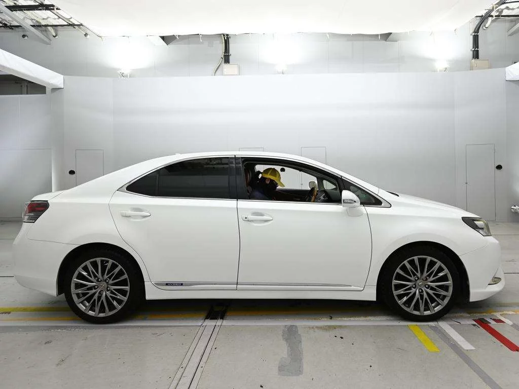 Lexus HS250h  с аукциона в Японии