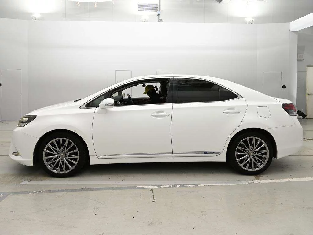 Lexus HS250h  с аукциона в Японии