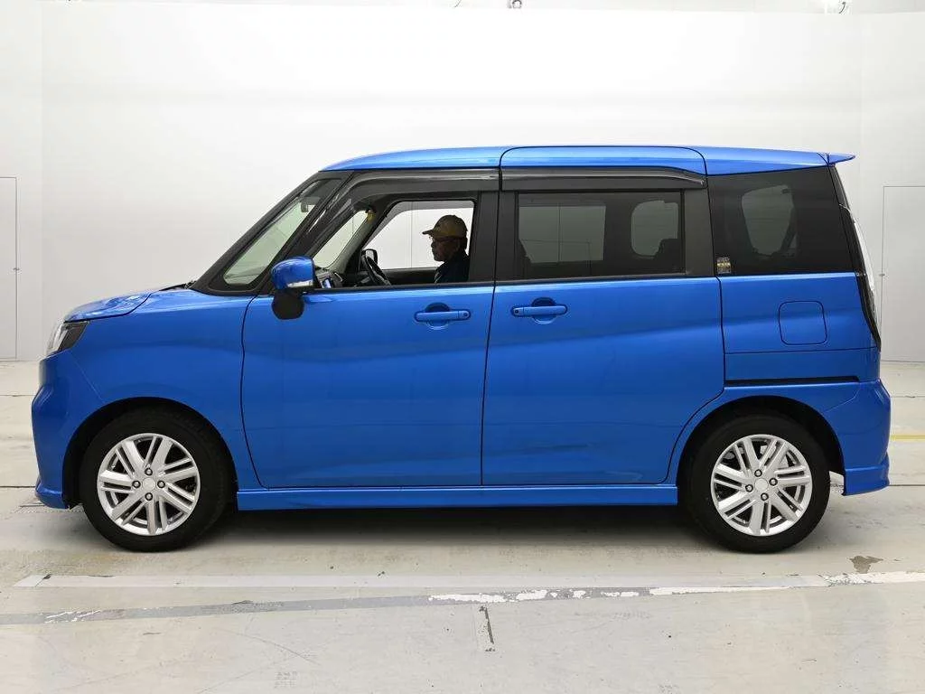 Mitsubishi Delica D:2  с аукциона в Японии