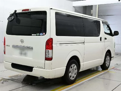 TOYOTA HIACE VAN
