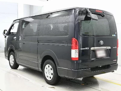 TOYOTA REGIUS VAN