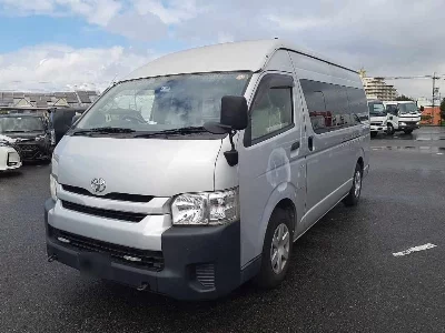 TOYOTA HIACE COMMUTER
