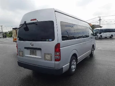 TOYOTA HIACE COMMUTER