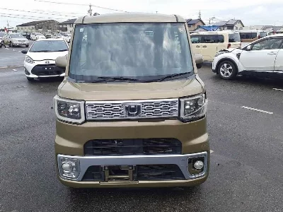 DAIHATSU WAKE
