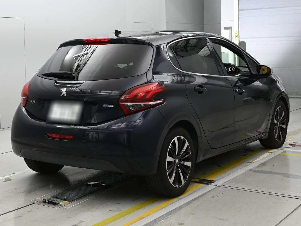 Peugeot 208  с аукциона в Японии