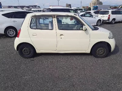 DAIHATSU ESSE