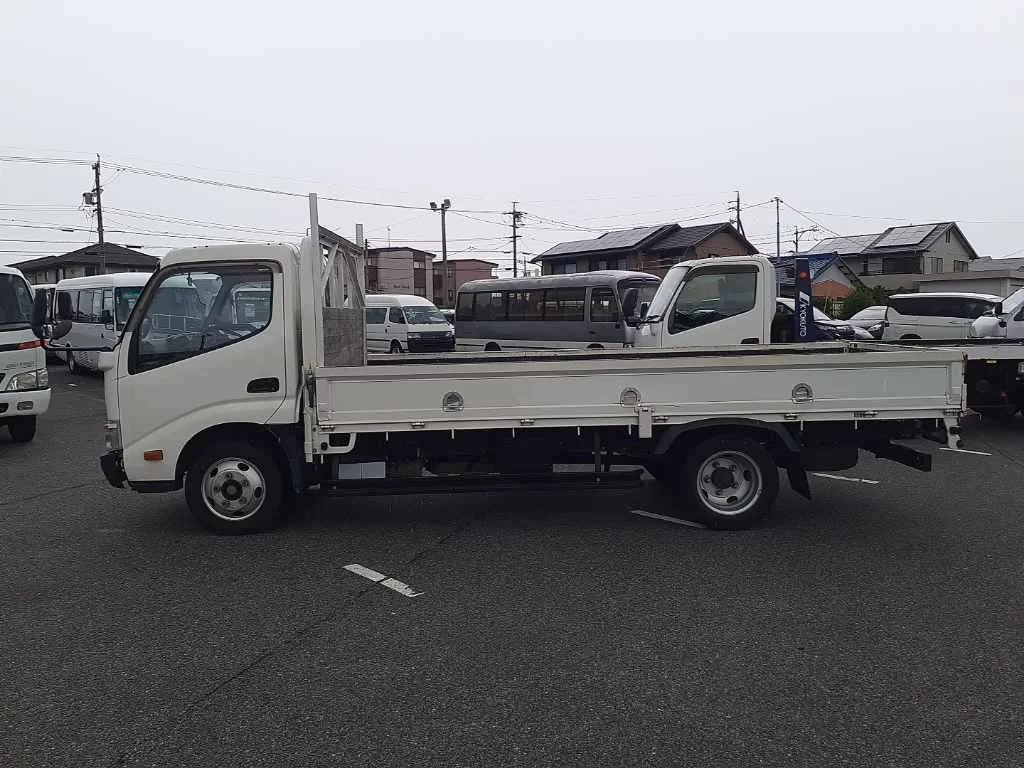 Toyota ToyoAce  с аукциона в Японии