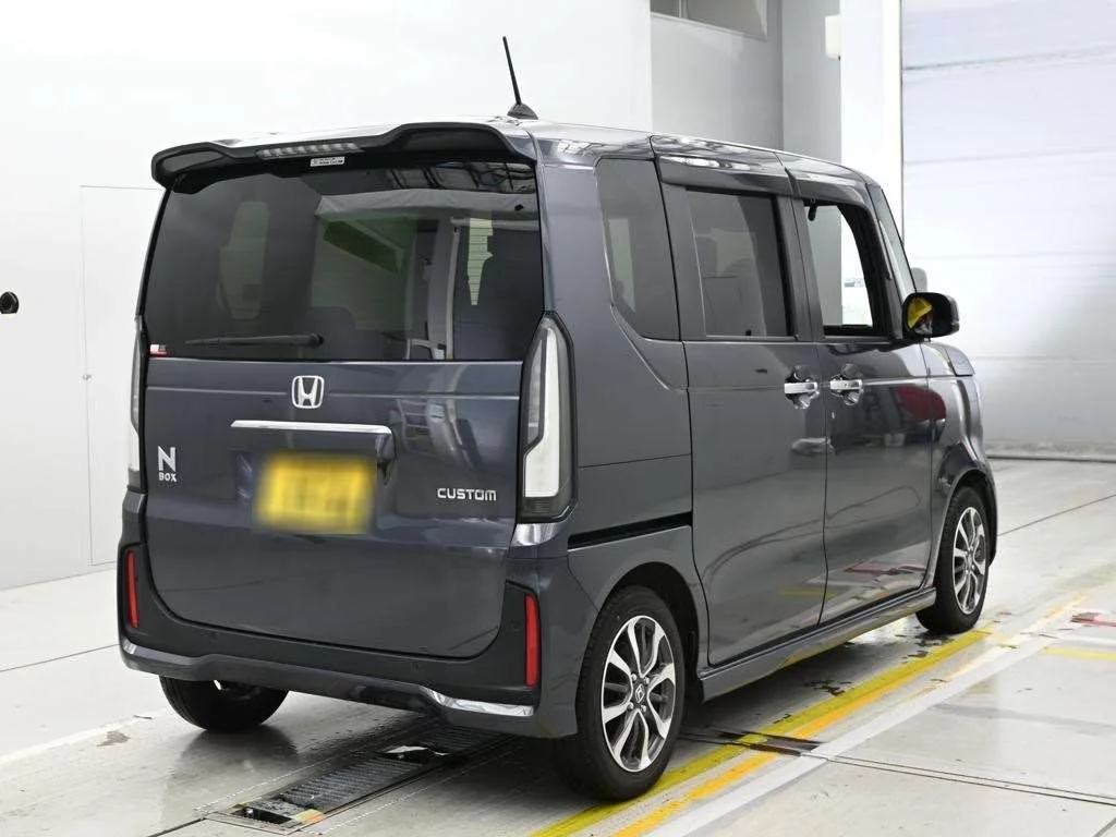 Honda N BOX CUSTOM  с аукциона в Японии