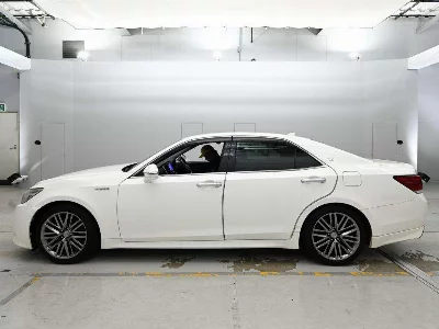 TOYOTA CROWN HYBRID