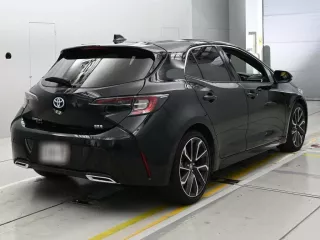 Цена авто Toyota Corolla Hatchback с аукционов Японии, номер кузова ZWE213H, пробег 70 000, оценка 3
