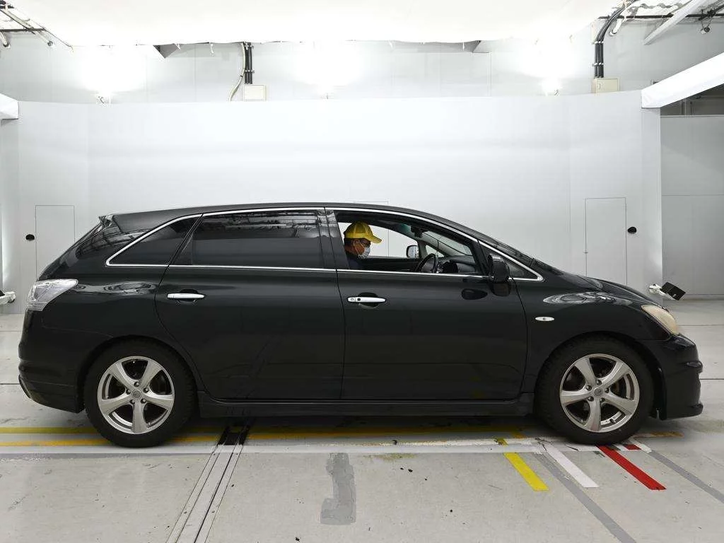 Toyota Mark X Zio  с аукциона в Японии