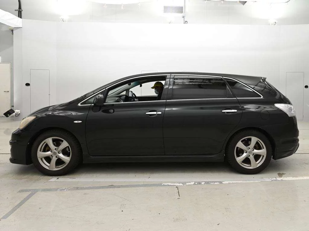Toyota Mark X Zio  с аукциона в Японии