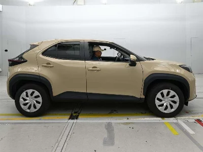 TOYOTA YARIS CROSS