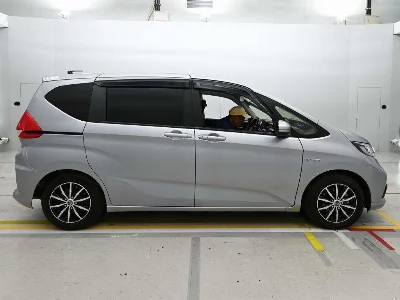 Honda FREED + HYBRID