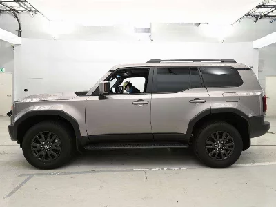 TOYOTA LAND CRUISER 250