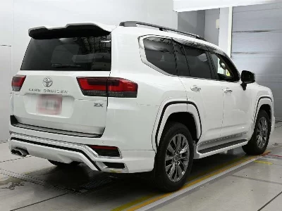 TOYOTA LAND CRUISER