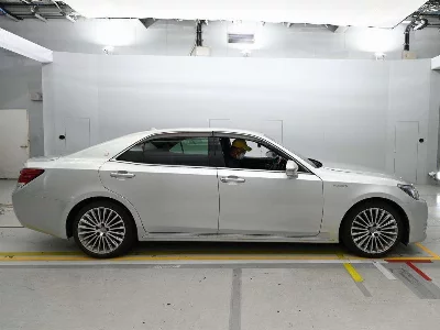 TOYOTA CROWN MAJESTA