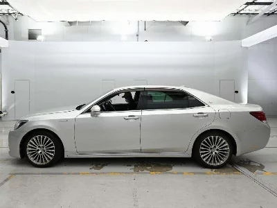 TOYOTA CROWN MAJESTA