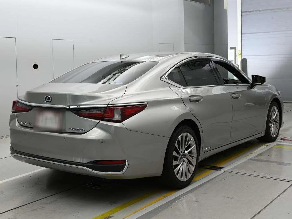 Lexus ES300h  с аукциона в Японии