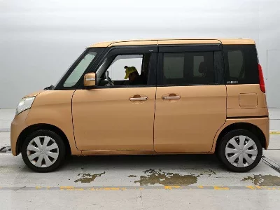 HONDA N-BOX SLASH