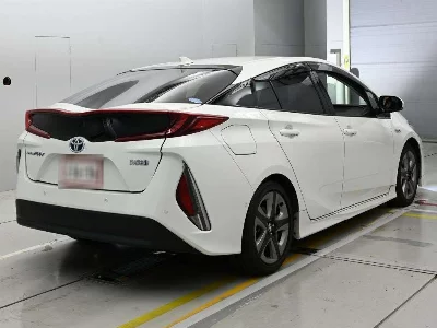 TOYOTA PRIUS PHV