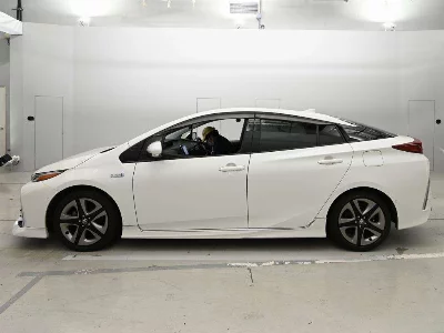 TOYOTA PRIUS PHV