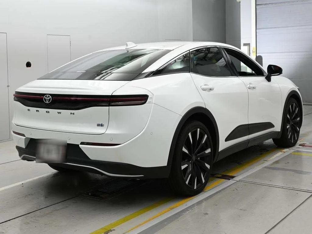 Toyota Crown Crossover  с аукциона в Японии